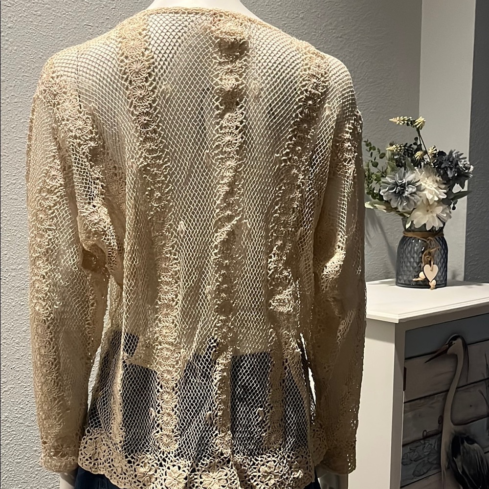 A rare find ! Vintage LIM’S button down crocheted lace garment, size S gorgeous - Picture 7 of 14